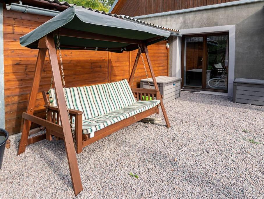Apartman V Podzamci リフノフ・ナト・クニェジュノウ エクステリア 写真