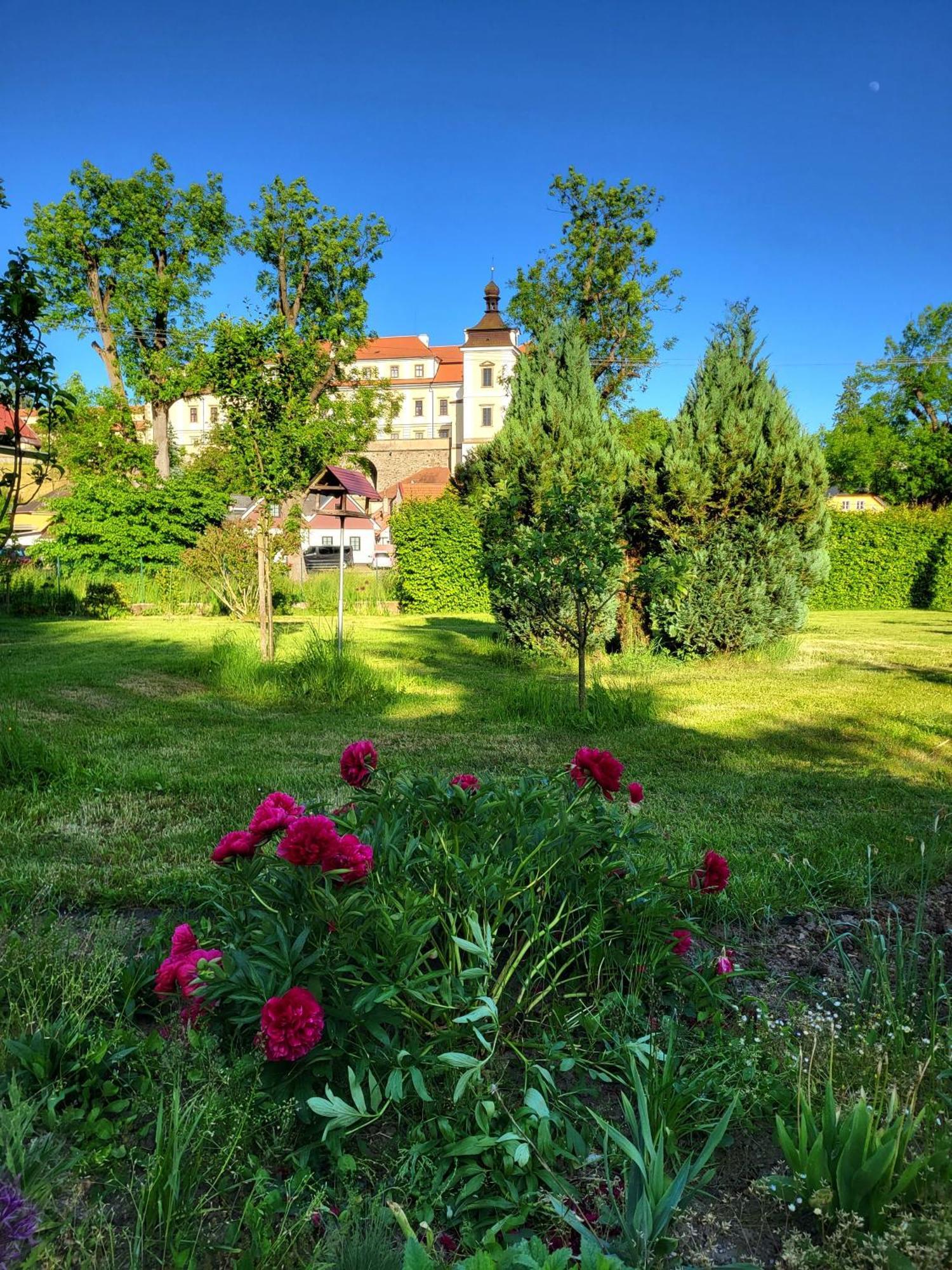 Apartman V Podzamci リフノフ・ナト・クニェジュノウ エクステリア 写真